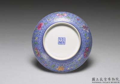 图片[3]-Dish with “Melon of Everlasting Progeny” motif on a polychrome blue ground in falangcai painted enamels, Qianlong reign (1736-1795), Qing dynasty-China Archive